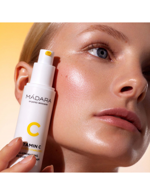 VITAMIN C Crème Régénérante Illuminatrice – Éclat et hydratation intense VITAMIN C Crème Régénérante Illuminatrice – Éclat et hydratation intense